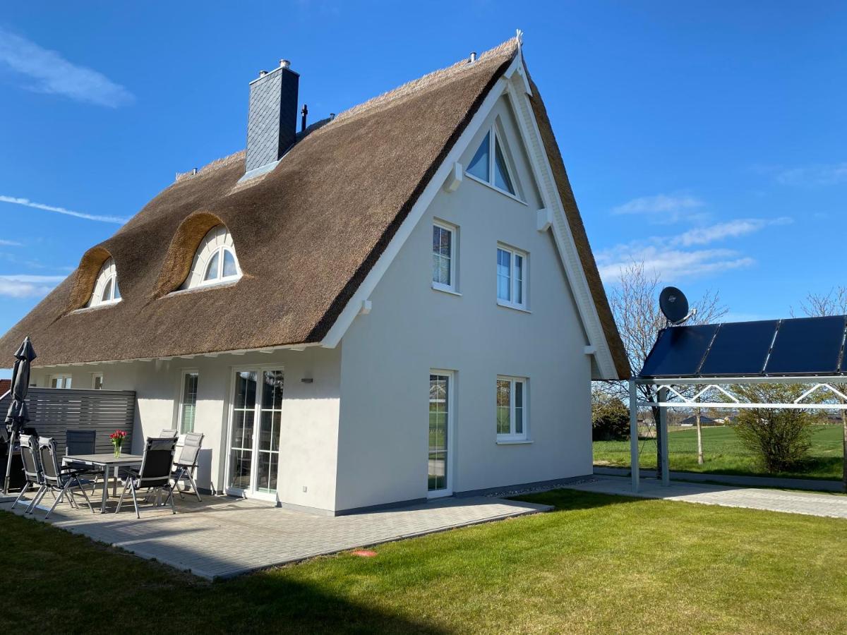 Villa Reetdachhaus Salzhaff Pepelow Exterior foto